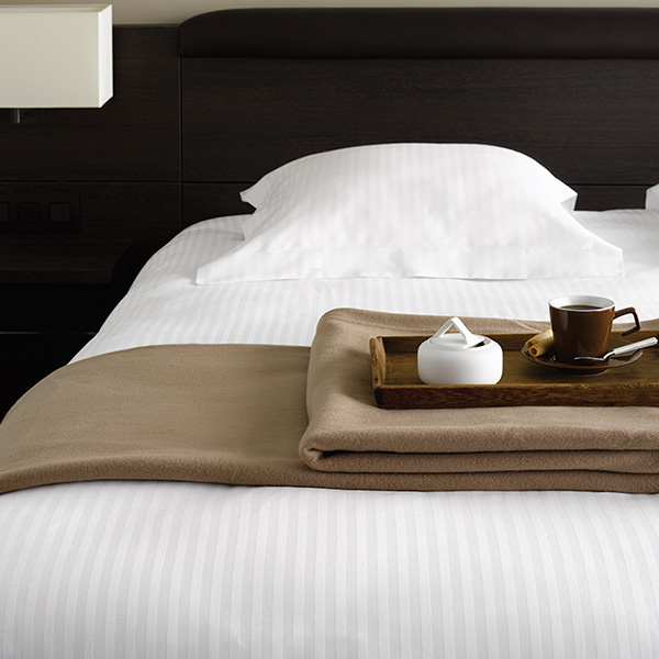 Dritto Kopfpolster weiß 2 square – Bettwäsche